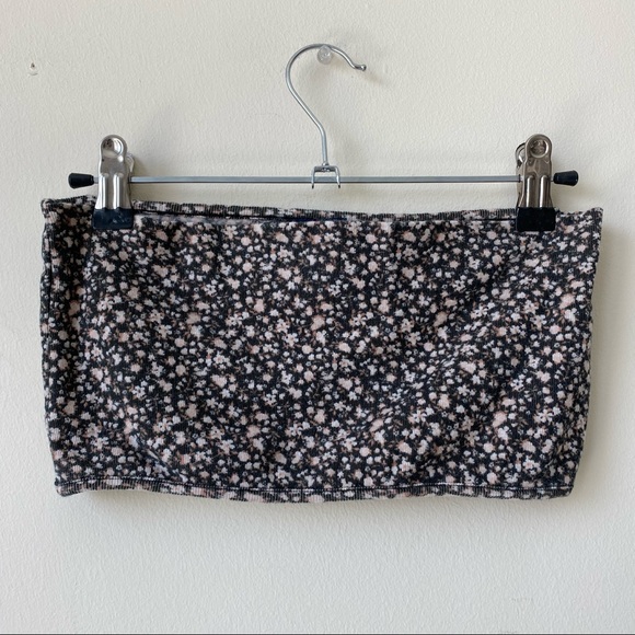 Brandy Melville Tops - Brandy Melville Floral Bandeau Crop Top
